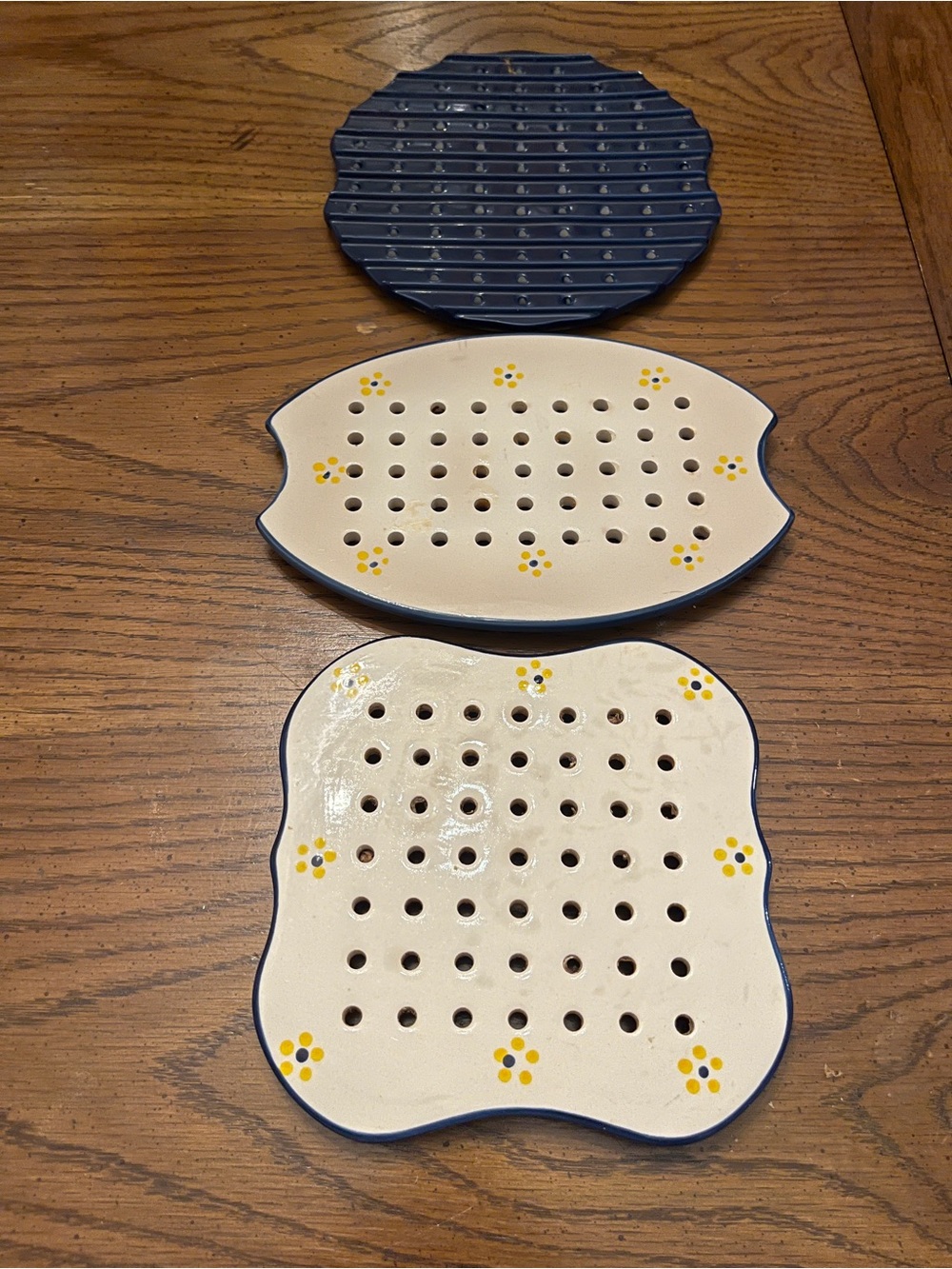 Temptations Old World Confetti Ceramic Trivet/Steamer inserts